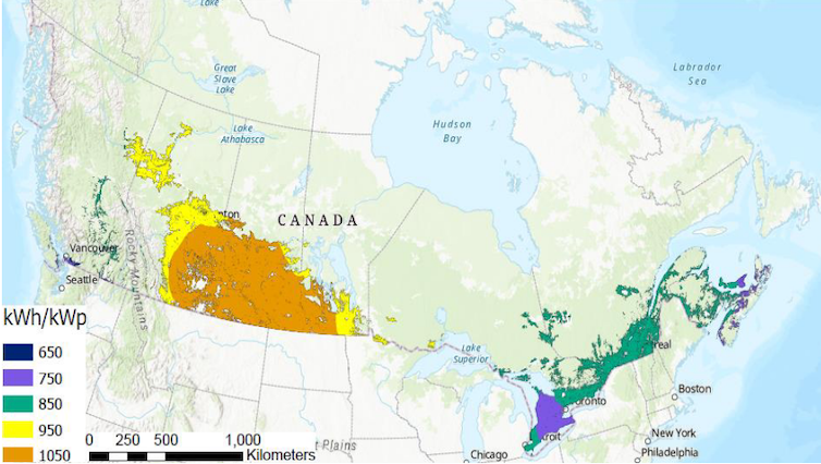 Un mapa que muestra partes de Canadá con alto flujo solar.