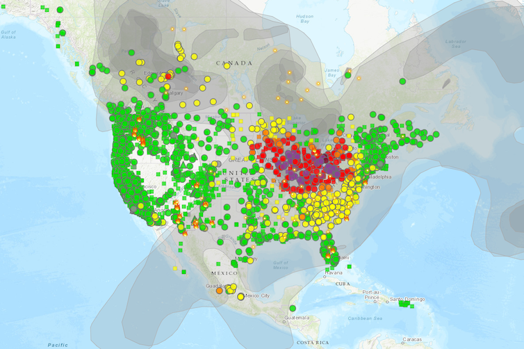 Un mapa de América del Norte muestra el humo de los incendios forestales en Alberta y Ontario, Canadá, detectado fuertemente con mala calidad del aire en la región de los Grandes Lagos, el noreste y el medio oeste de EE. UU.