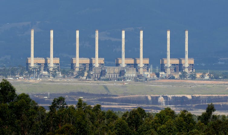 El anuncio inesperado del cierre de la central eléctrica Hazelwood en 2016 llevó a la creación de la Autoridad del Valle de Latrobe por parte del gobierno de Victoria.