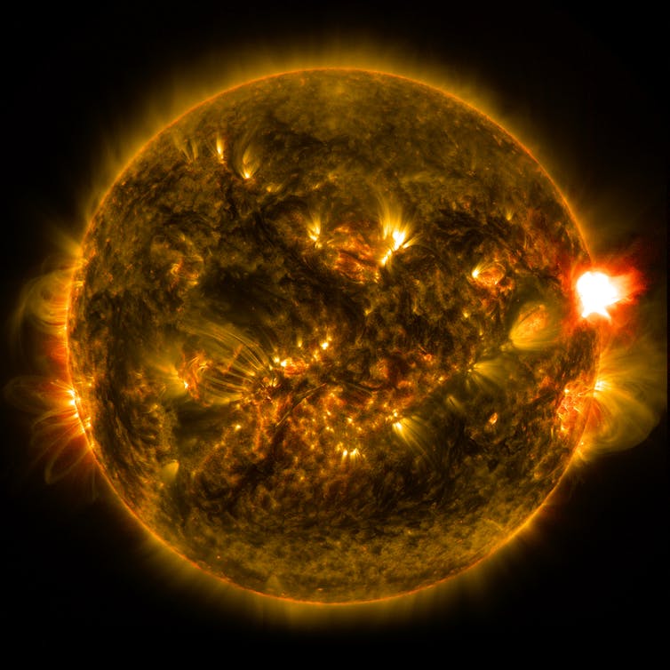 Una imagen del sol con una llamarada solar