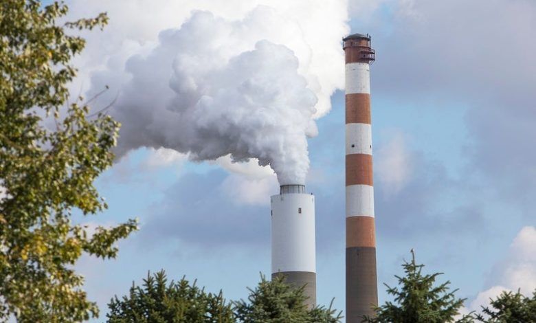 Cómo Biden podría cerrar plantas de carbón sin regulaciones de carbono