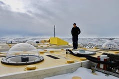 científico con equipo