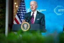 Biden se compromete a reducir las emisiones de gases de efecto invernadero en un 50% para 2030