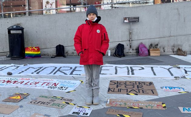 Greta Thunberg (durante la huelga climática en Suecia el 19 de marzo de 2021) planea boicotear…