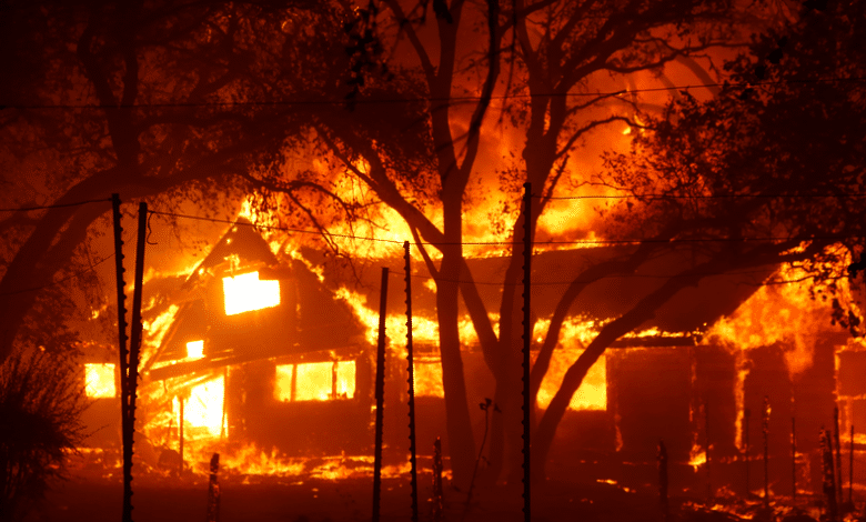 California investiga apagones ante nuevos incendios